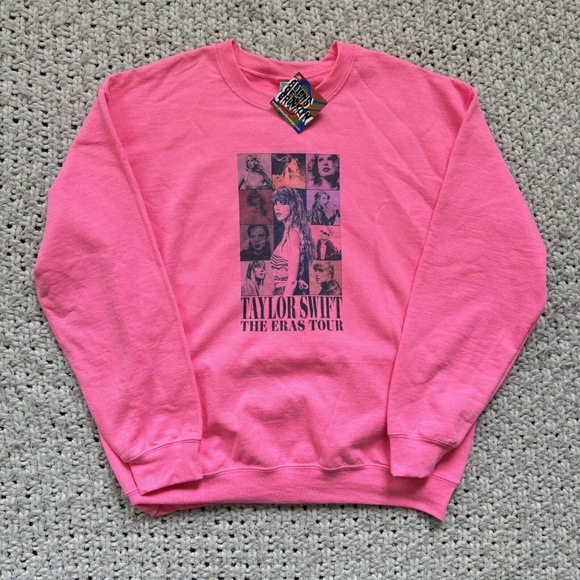 Aliens of Brooklyn Taylor Swift The Era Tour Sweater L NWT - Picture 3 of 11